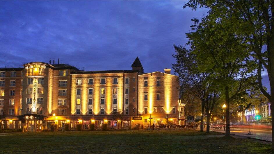 Chateau Laurier Hotel 4*